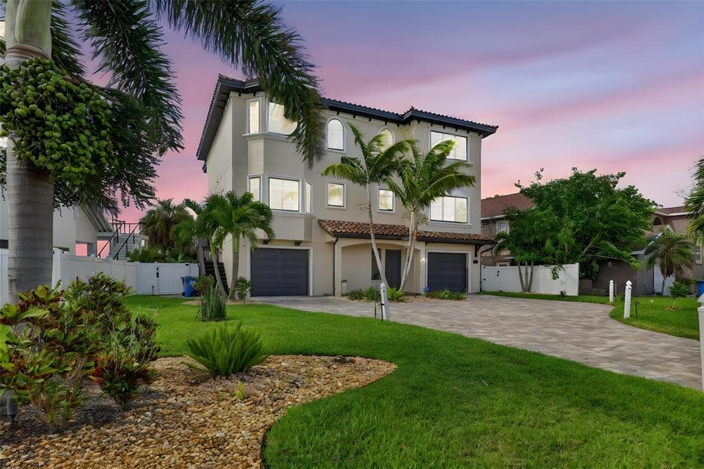 13 TREASURE LN 3