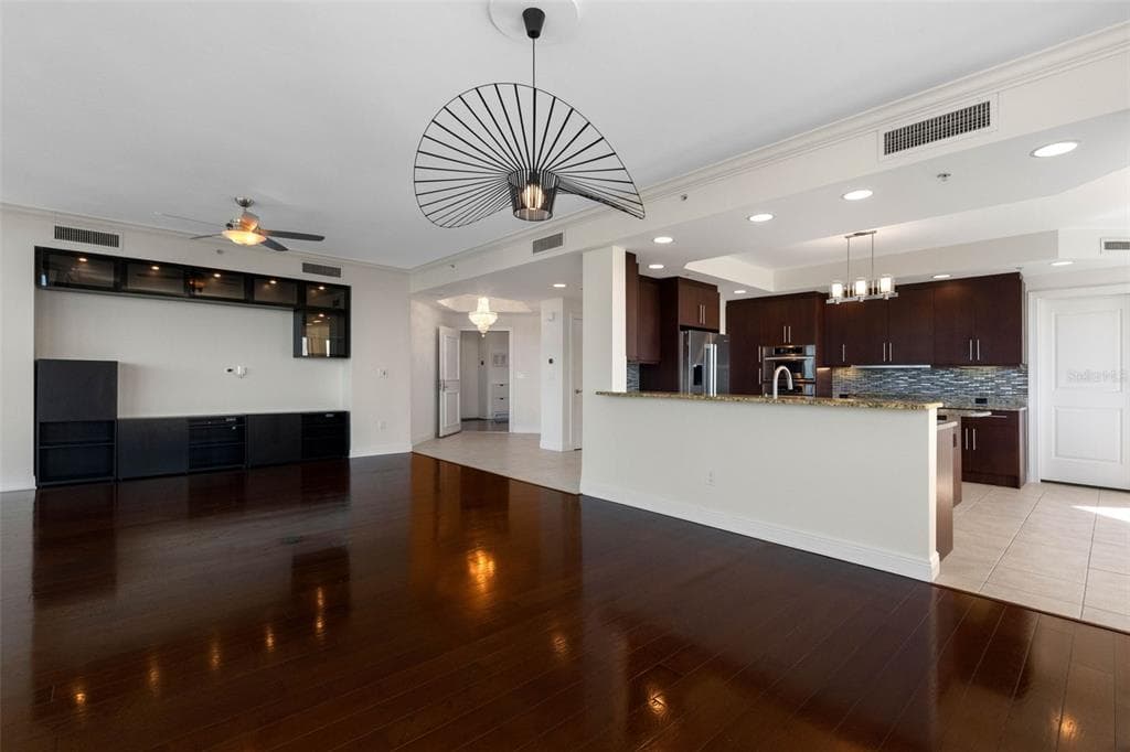 5823 BOWEN DANIEL DRIVE 401 photo 16