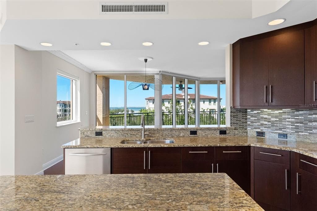 5823 BOWEN DANIEL DRIVE 401 photo 20