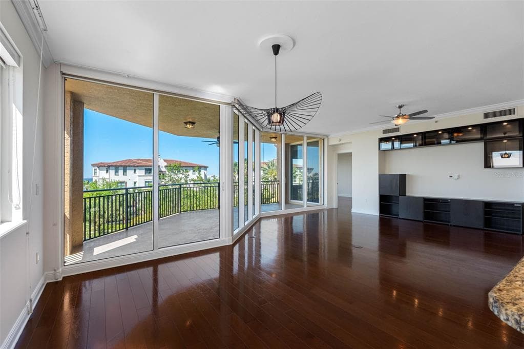 5823 BOWEN DANIEL DRIVE 401 photo 9