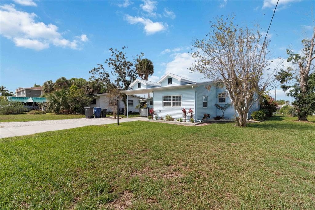 607 MANATEE AVENUE 3