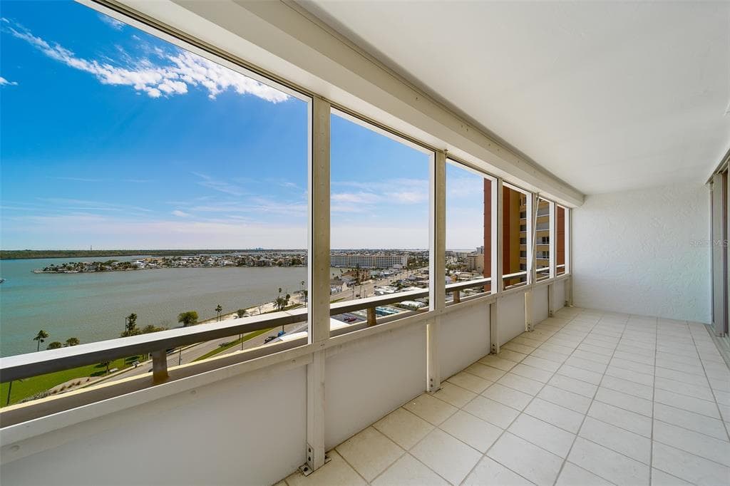 17920 GULF BOULEVARD 1408 photo 23