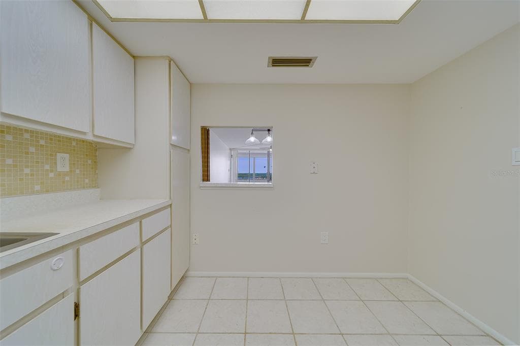 17920 GULF BOULEVARD 1408 photo 6