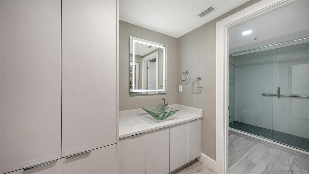 2120 HARBOURSIDE DRIVE 623 photo 17