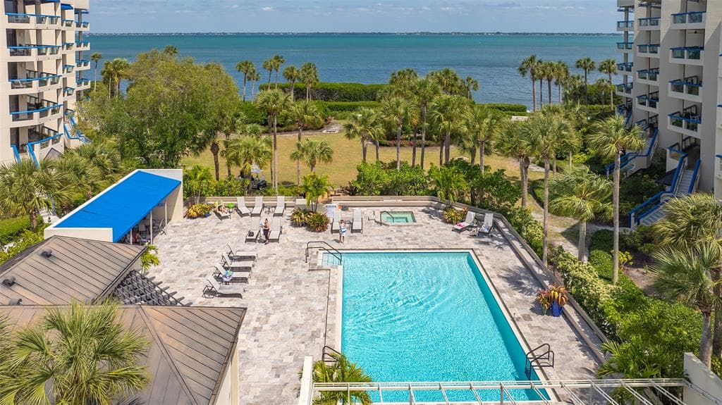 2120 HARBOURSIDE DRIVE 623 photo 24
