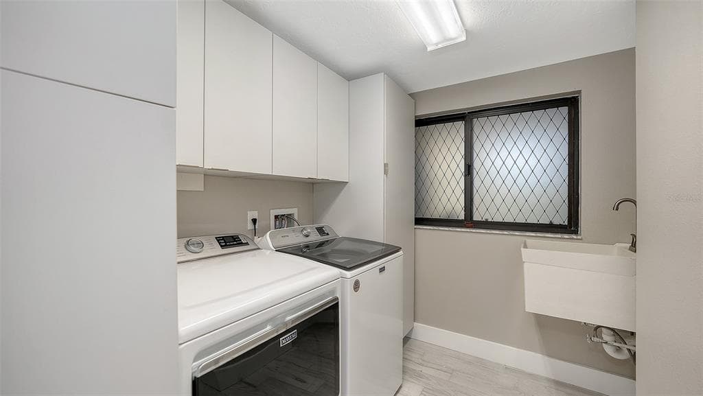 2120 HARBOURSIDE DRIVE 623 photo 18