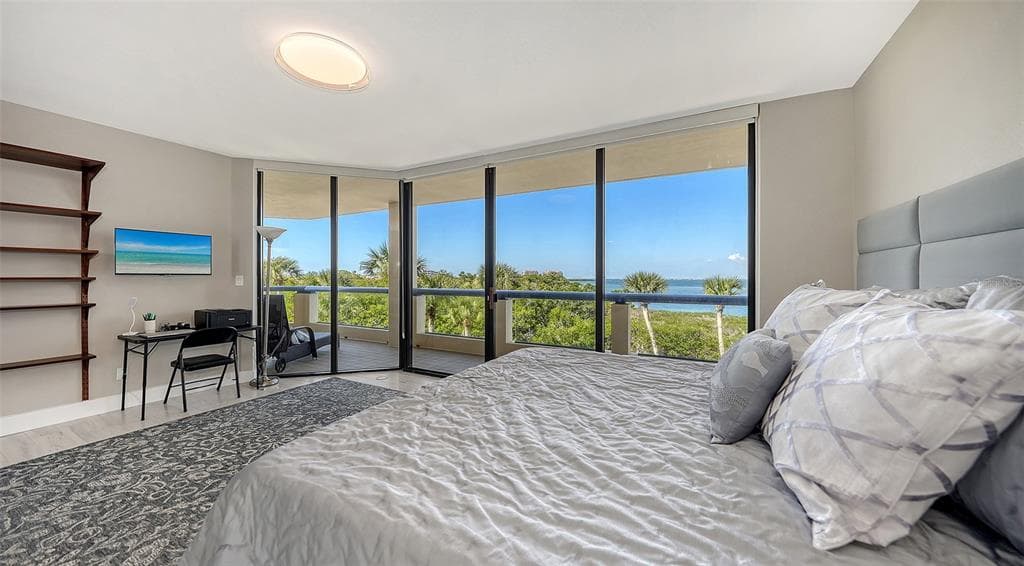 2120 HARBOURSIDE DRIVE 623 photo 11