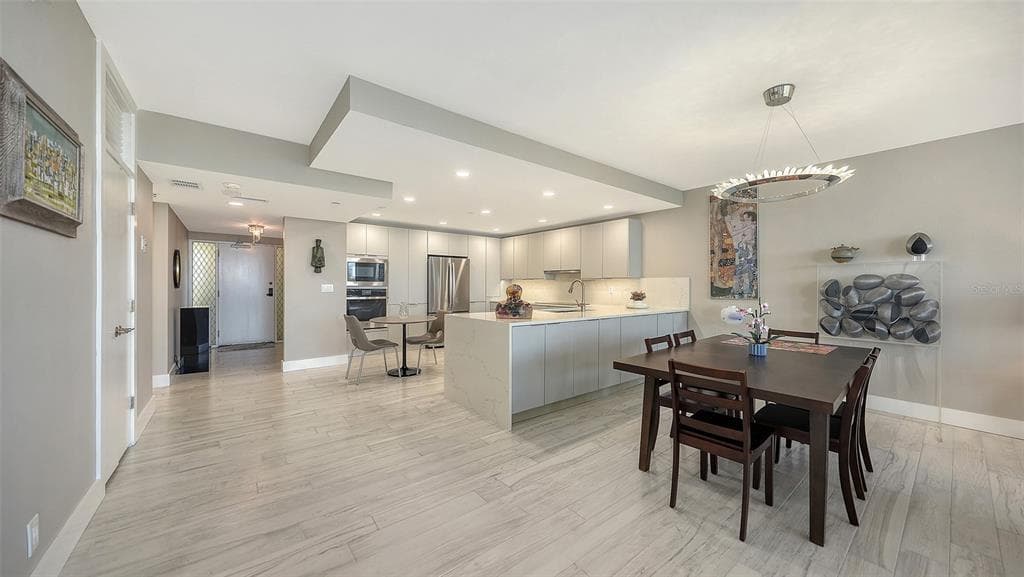 2120 HARBOURSIDE DRIVE 623 photo 4