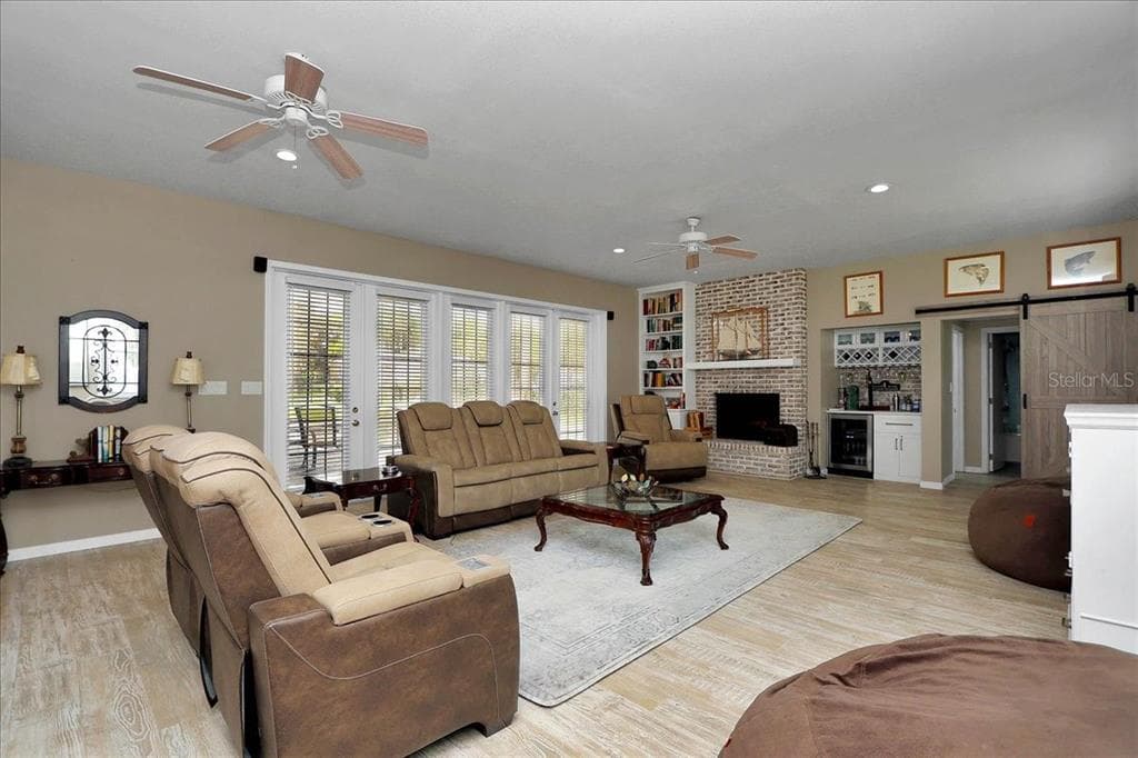 405 LAKESHORE DRIVE photo 22