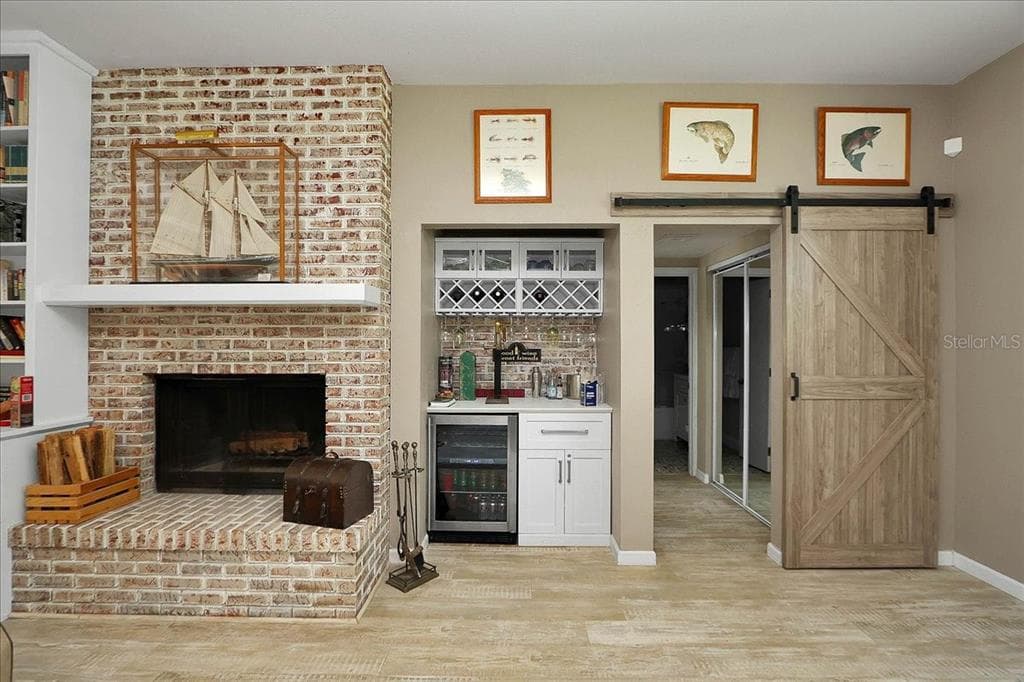 405 LAKESHORE DRIVE photo 24