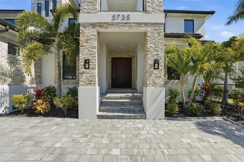 5735 RIVERSIDE DRIVE photo 6