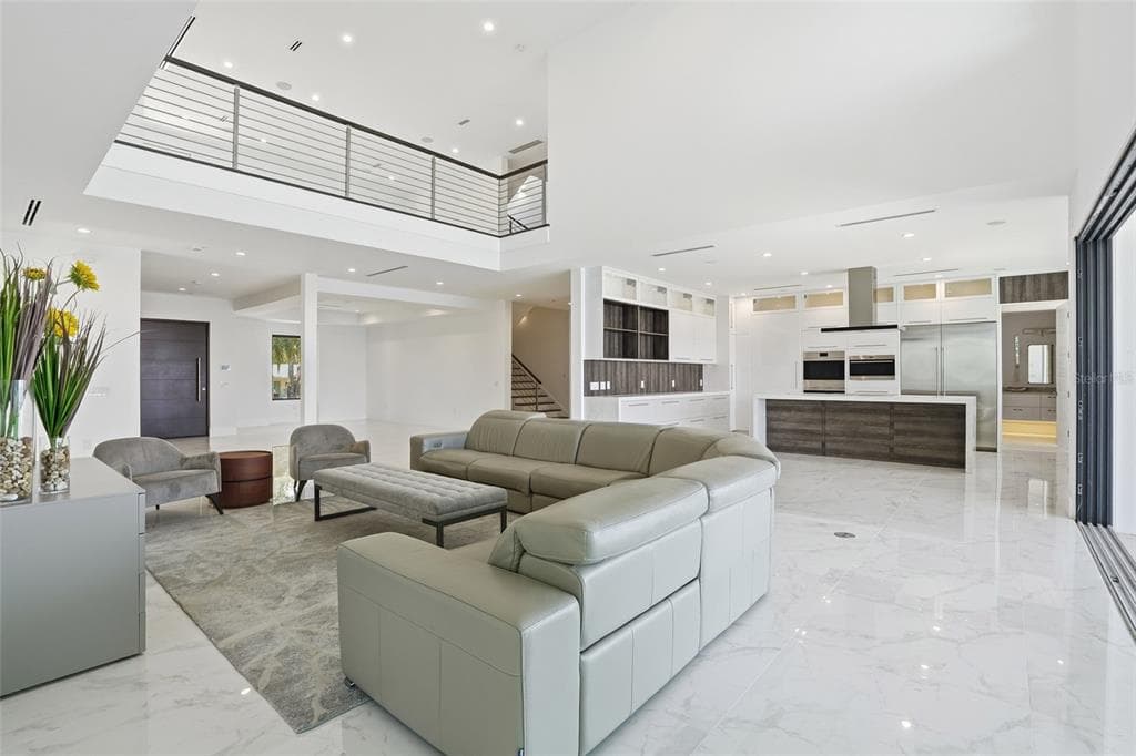 5735 RIVERSIDE DRIVE photo 12