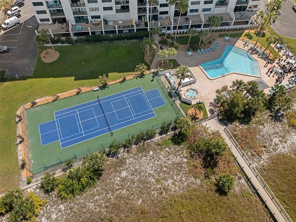 1230 GULF BOULEVARD 303 photo 3