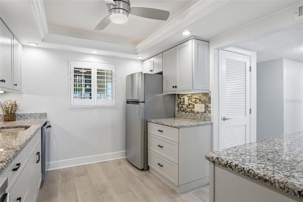 868 BAYWAY BOULEVARD 101 photo 10