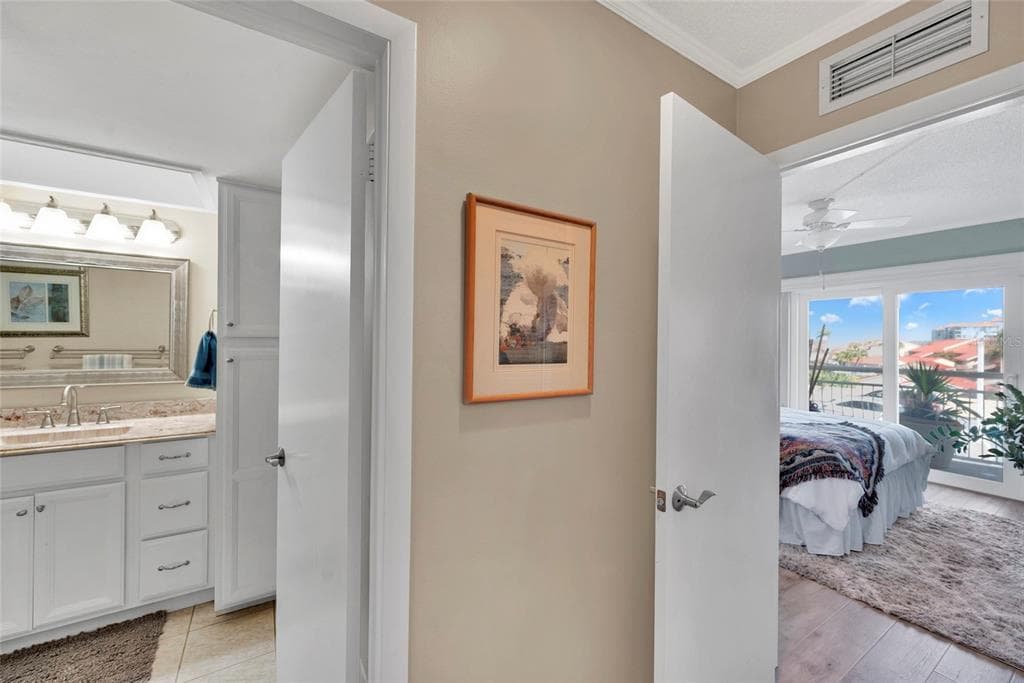 4900 BRITTANY DRIVE S 301 photo 16