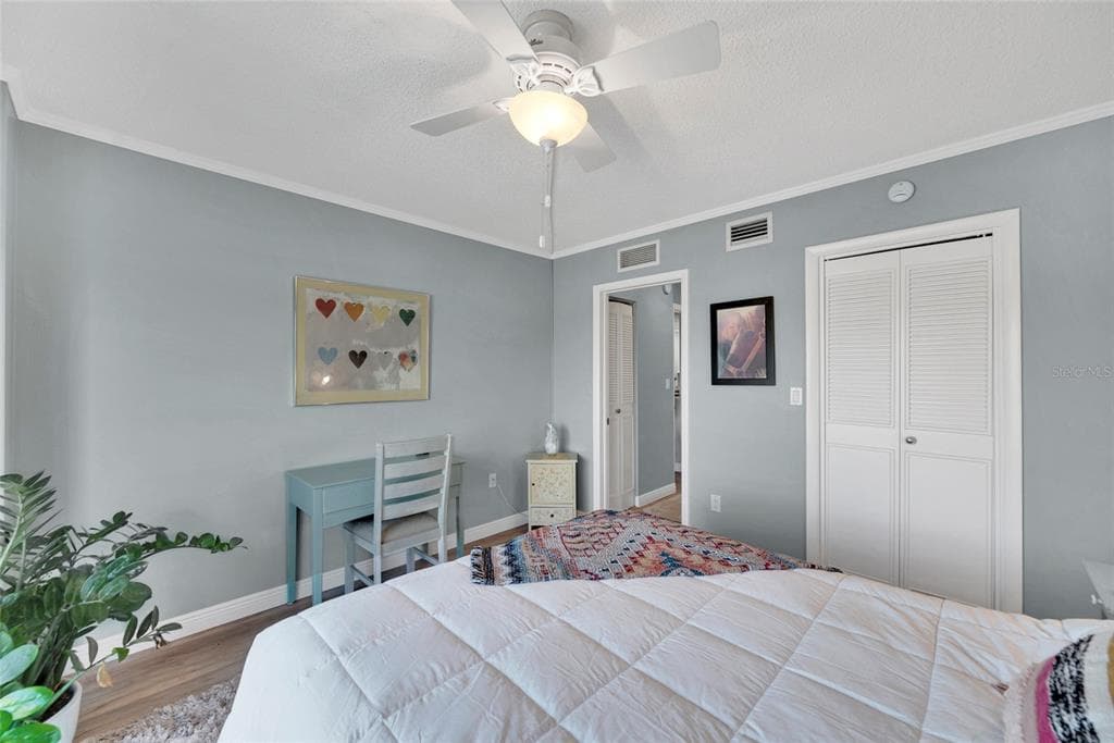 4900 BRITTANY DRIVE S 301 photo 18