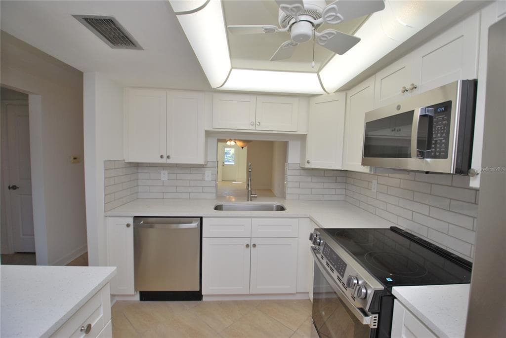 4136 STRATFORD DRIVE photo 7