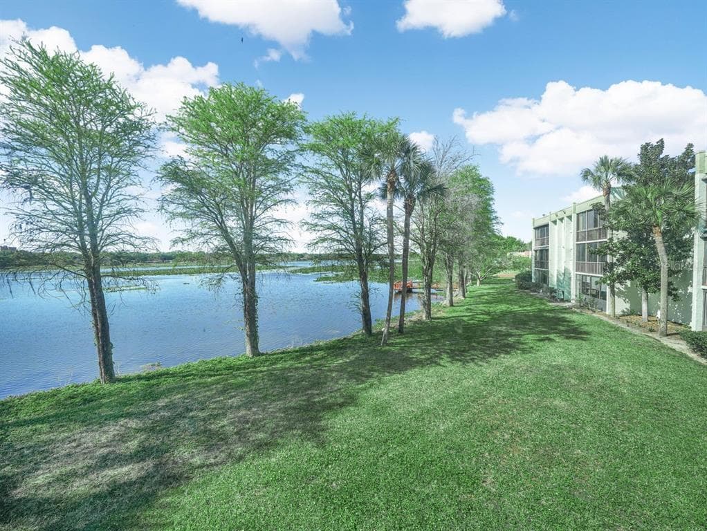 1130 N LAKE PARKER AVENUE #A201 4