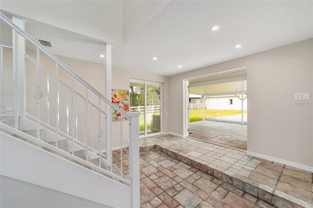 34 GARDEN MALL COURT photo 20