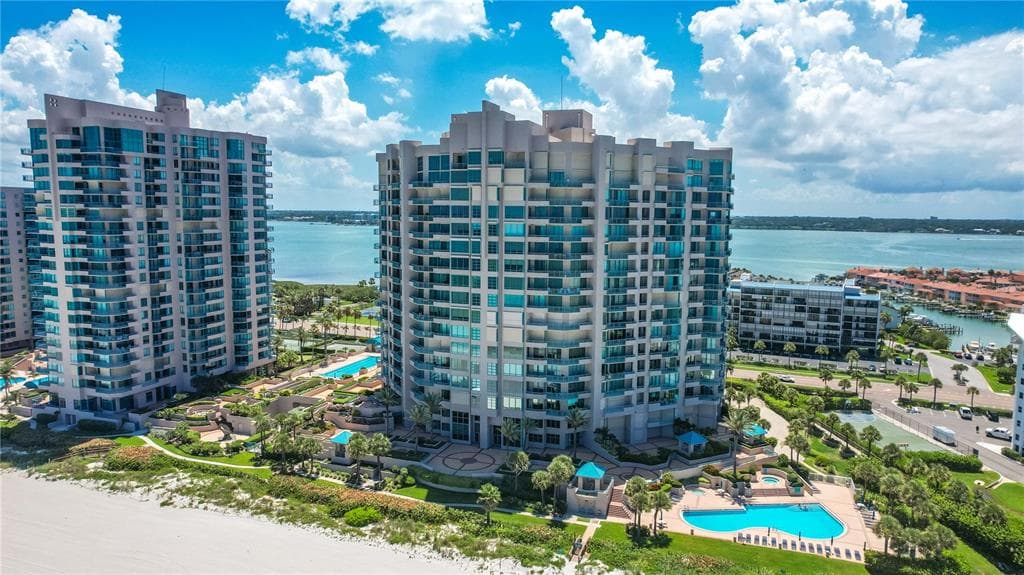 1560 GULF BOULEVARD 1607 photo 1