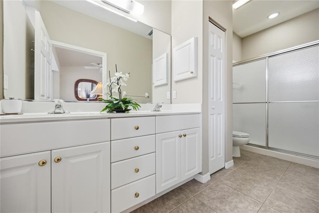 115 WOODBRIDGE DRIVE 201 photo 17