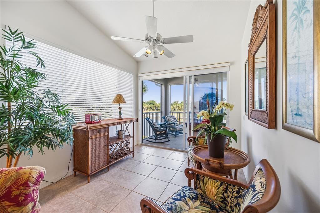 115 WOODBRIDGE DRIVE 201 photo 12