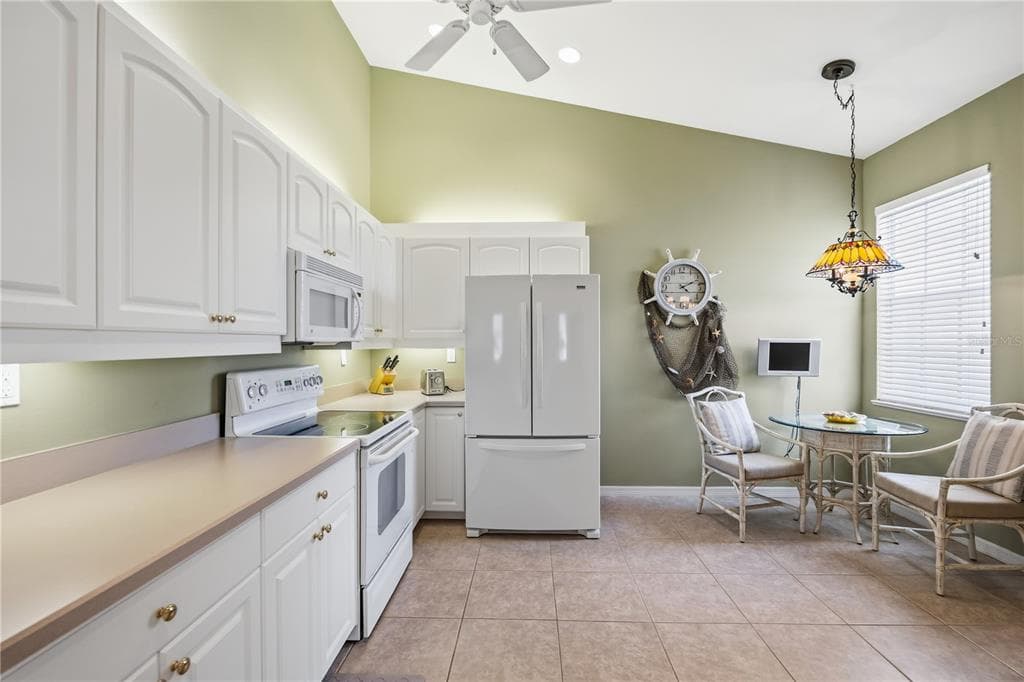 115 WOODBRIDGE DRIVE 201 photo 7