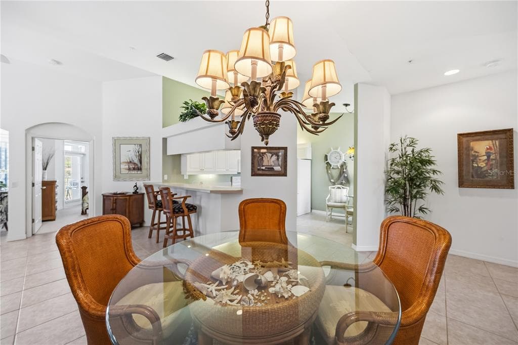 115 WOODBRIDGE DRIVE 201 photo 5