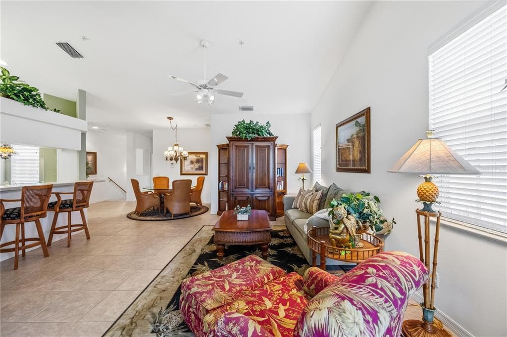 115 WOODBRIDGE DRIVE 201 photo 9