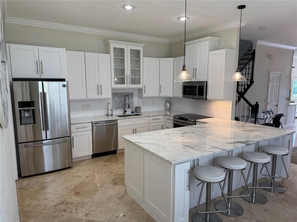1806 LAGO VISTA BOULEVARD photo 3