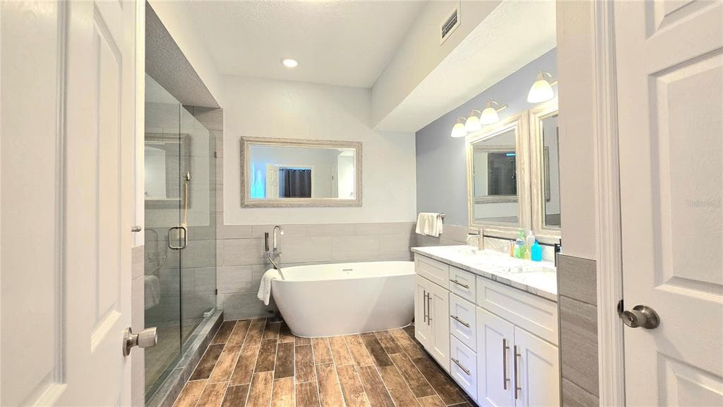 1806 LAGO VISTA BOULEVARD photo 11