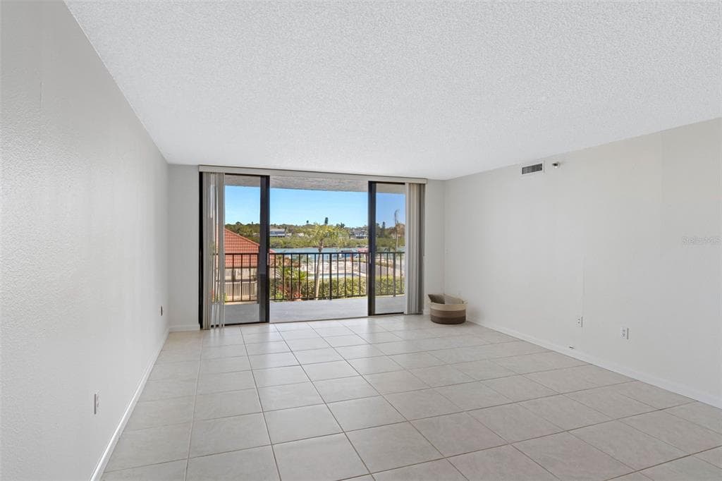 19111 VISTA BAY DRIVE 204 photo 6