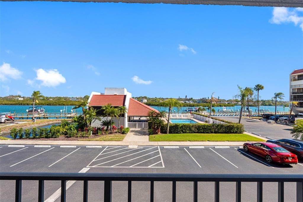 19111 VISTA BAY DRIVE 204 photo 7
