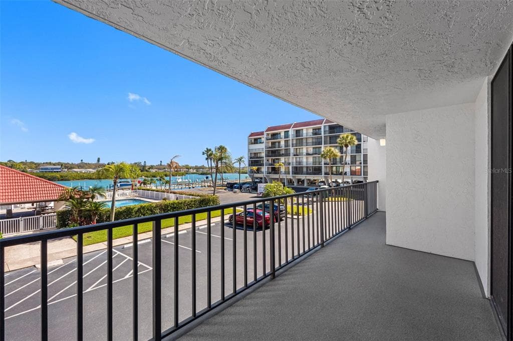 19111 VISTA BAY DRIVE 204 photo 8