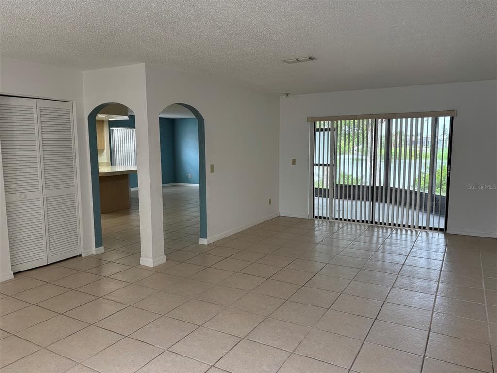 7619 VIENNA LANE photo 8