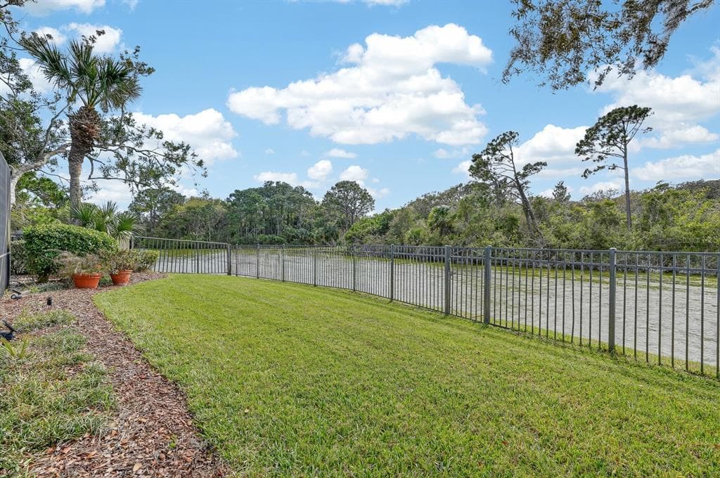 11 LAGUNA COURT photo 3
