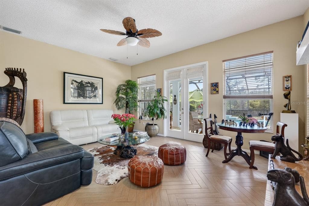 11 LAGUNA COURT photo 18