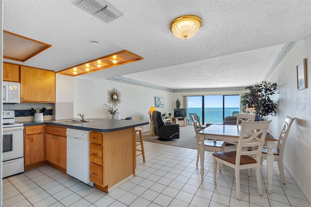 19440 GULF BOULEVARD 506 photo 3