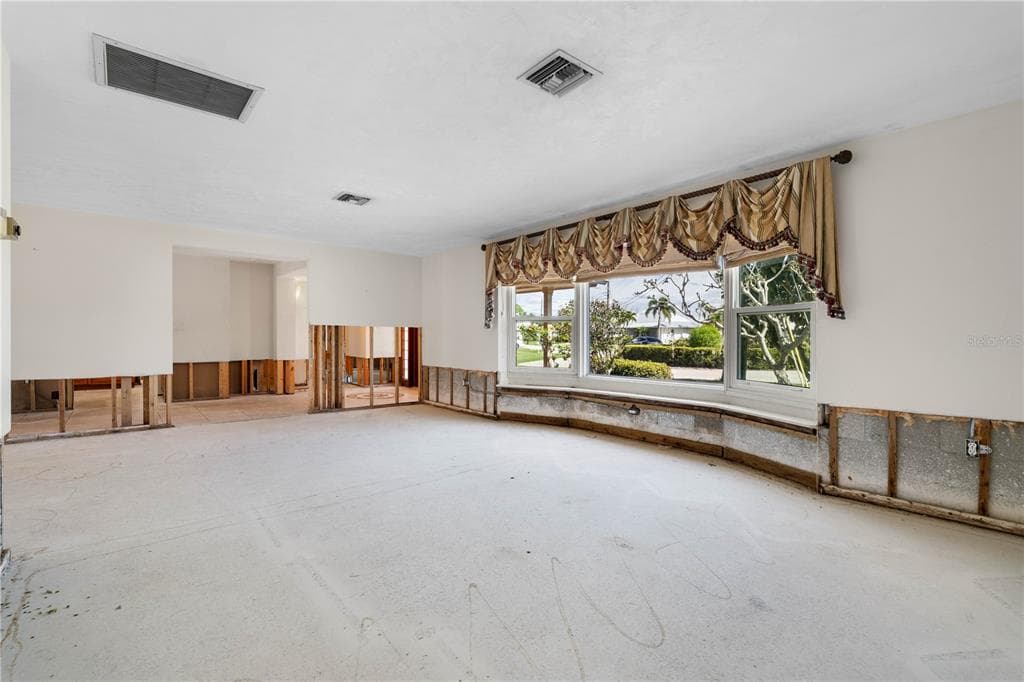2194 BAYOU ROAD 5