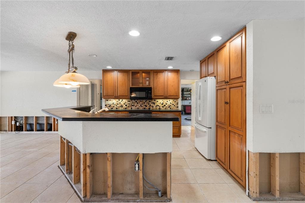 2194 BAYOU ROAD photo 25
