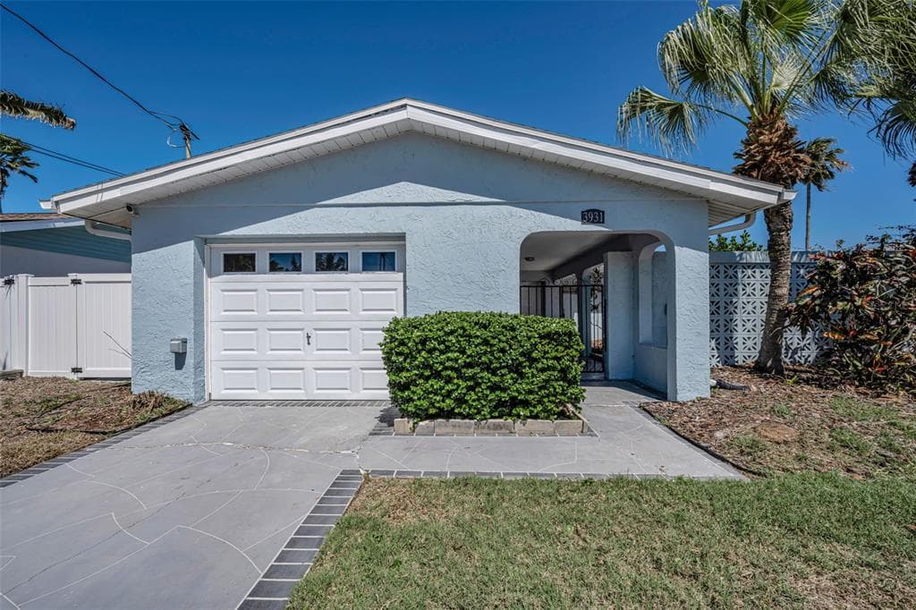 3931 HEADSAIL DRIVE photo 2