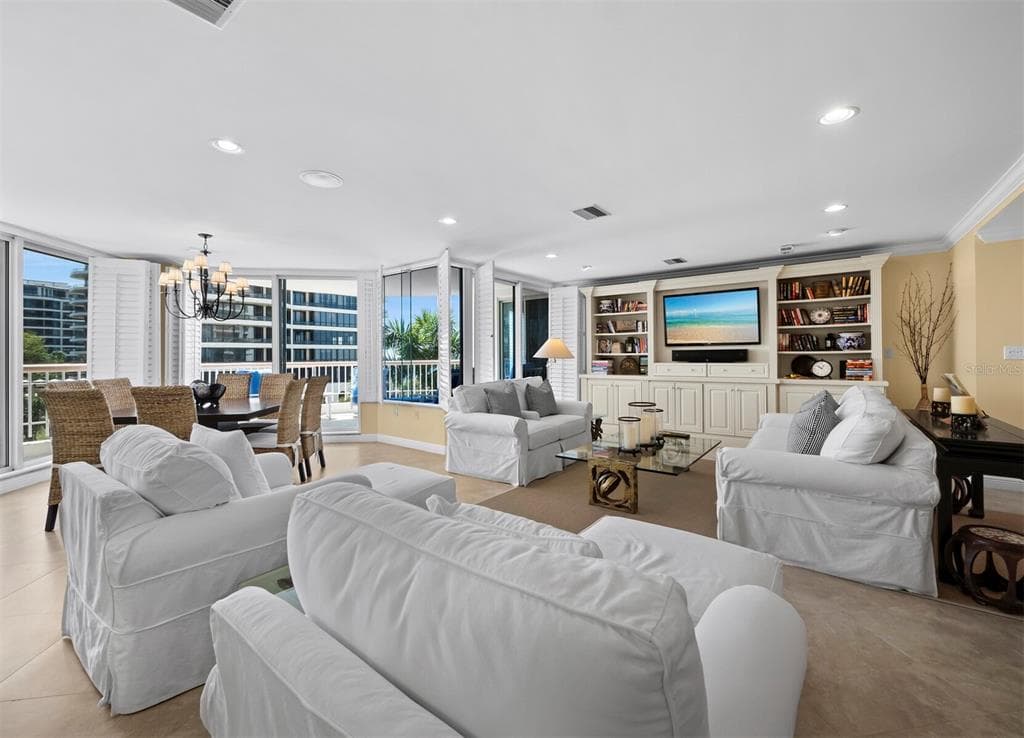 455 LONGBOAT CLUB ROAD 402 photo 3