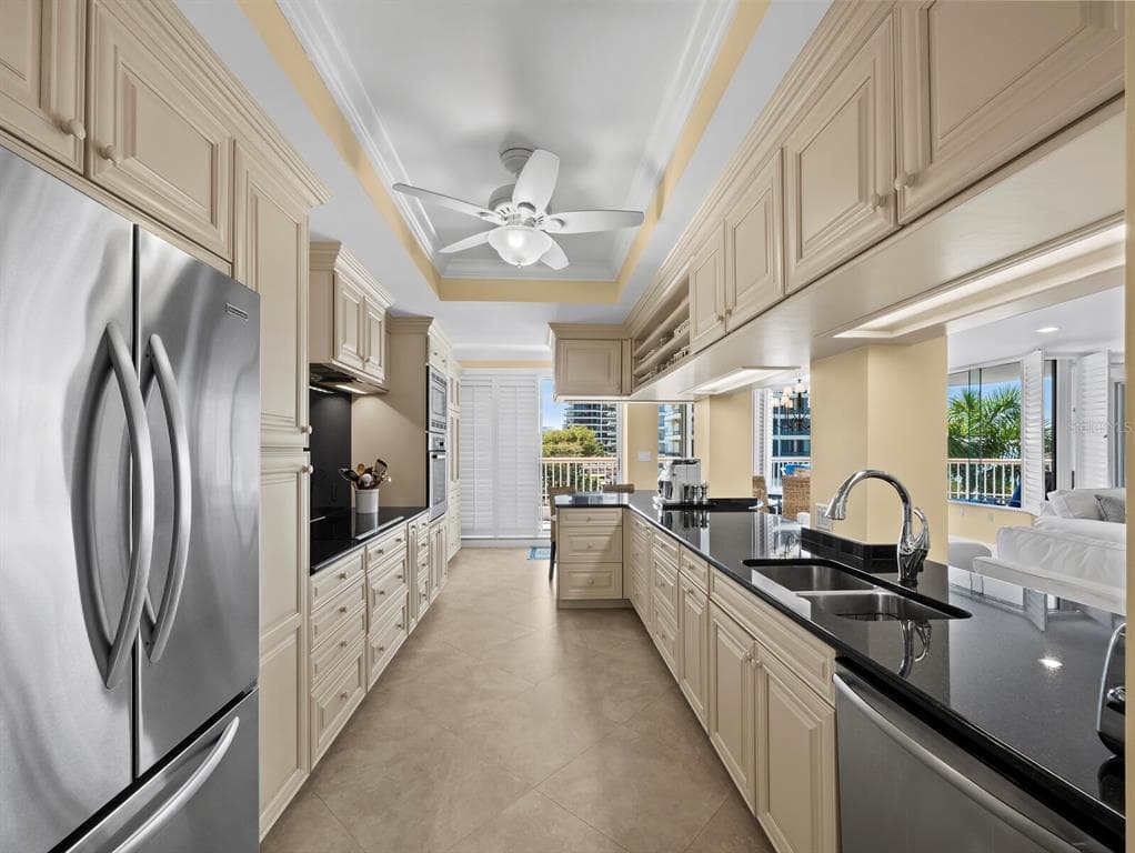455 LONGBOAT CLUB ROAD 402 photo 10