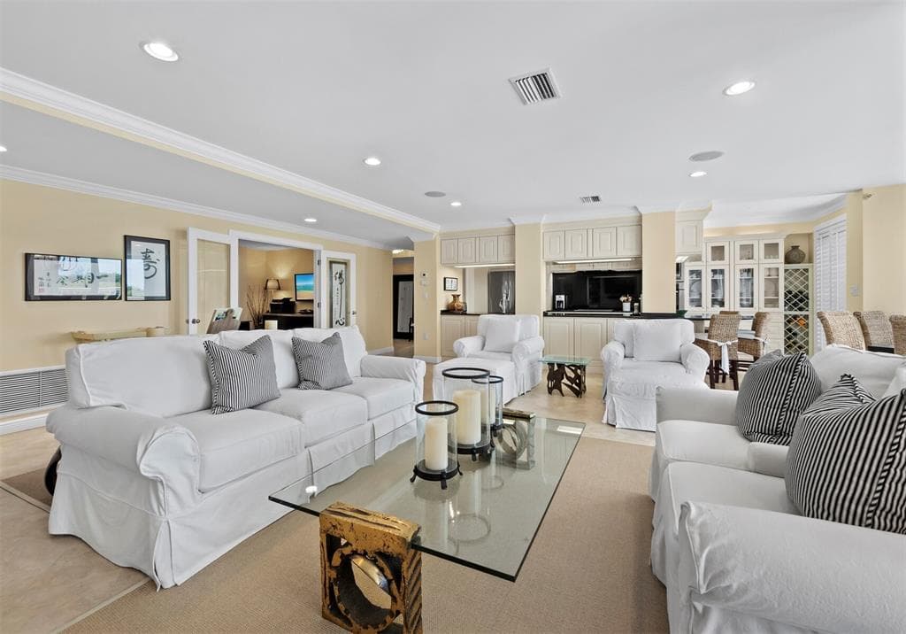 455 LONGBOAT CLUB ROAD 402 photo 4