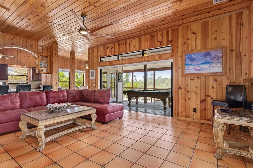 51 PALM DRIVE 4