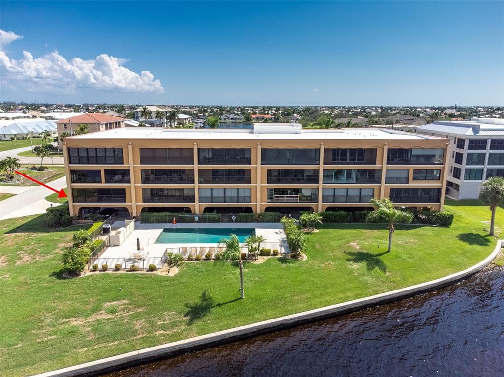 1601 PARK BEACH CIRCLE 6/116 photo 2