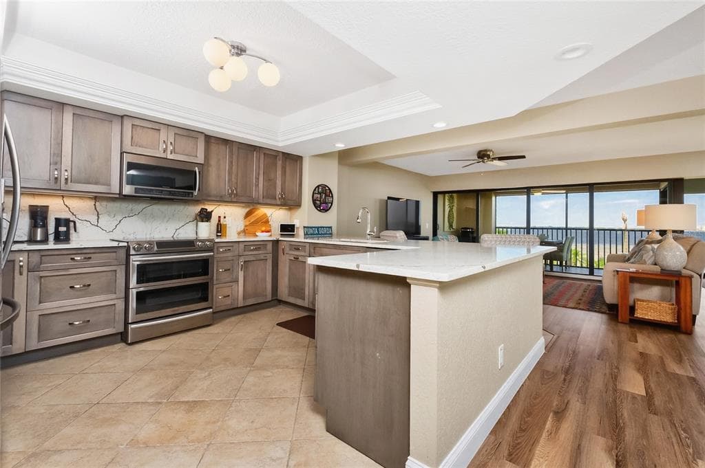 1601 PARK BEACH CIRCLE 6/116 photo 12
