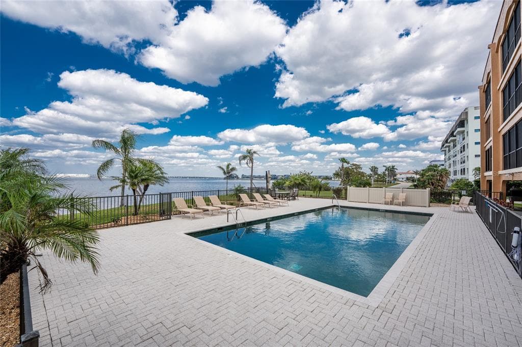 1601 PARK BEACH CIRCLE 6/116 photo 3