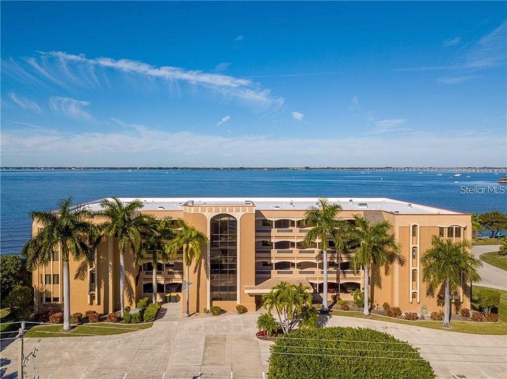 1601 PARK BEACH CIRCLE 6/116 photo 1
