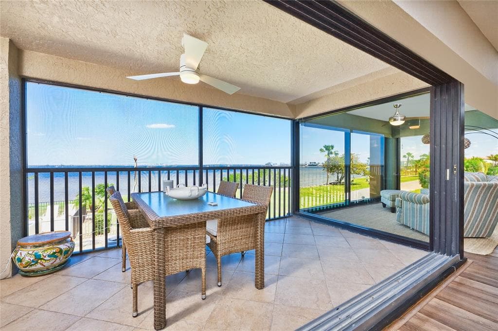 1601 PARK BEACH CIRCLE 6/116 photo 20